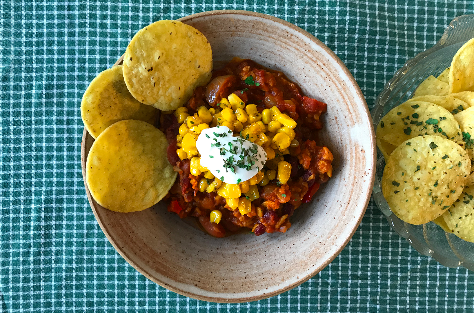 Chiligryta med tempeh och bönor