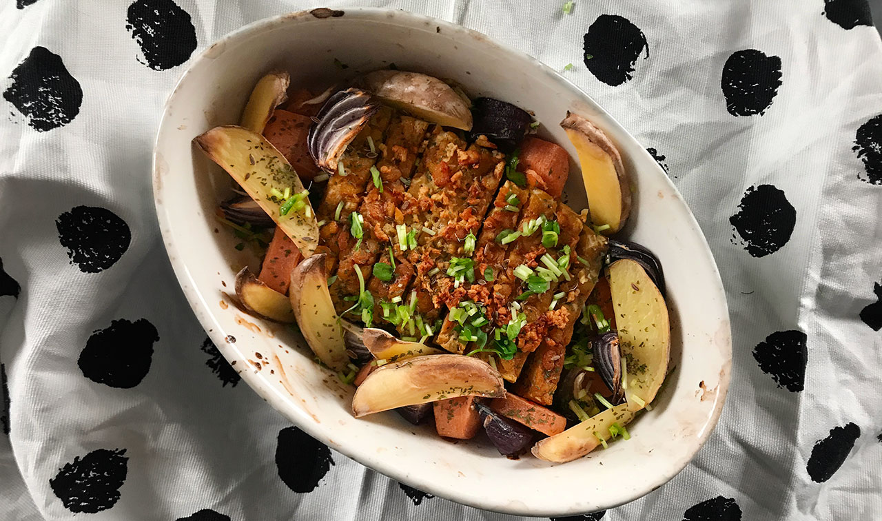 Ugnsbakad tempeh med rotfrukter